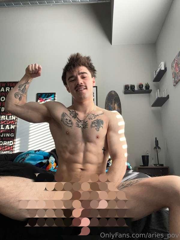 Your favorite Stache Daddy💪