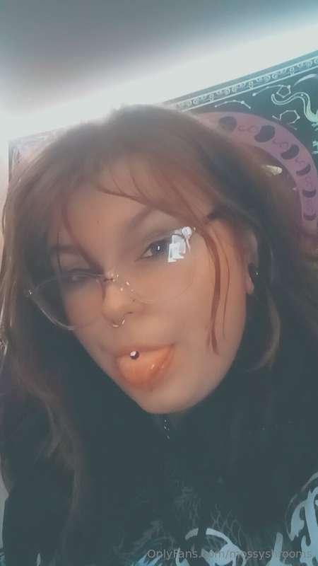 Wanna show everyone the mini photoshot I took with my new gl..