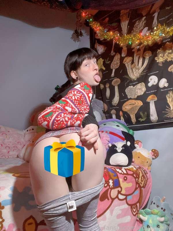 Have you missed my smooth little body? Pull me close and show me how much you’ve missed me❤️
•
#young #petite #goth #alt #slutty #gamer #gamergirl #nerdy #ahegao #nude #fyp