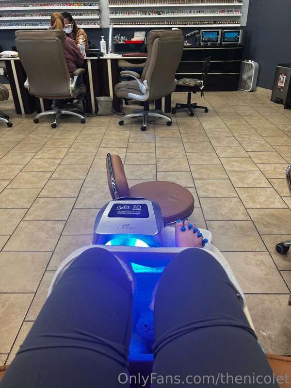 Pedicure time! Who wants pics?;)