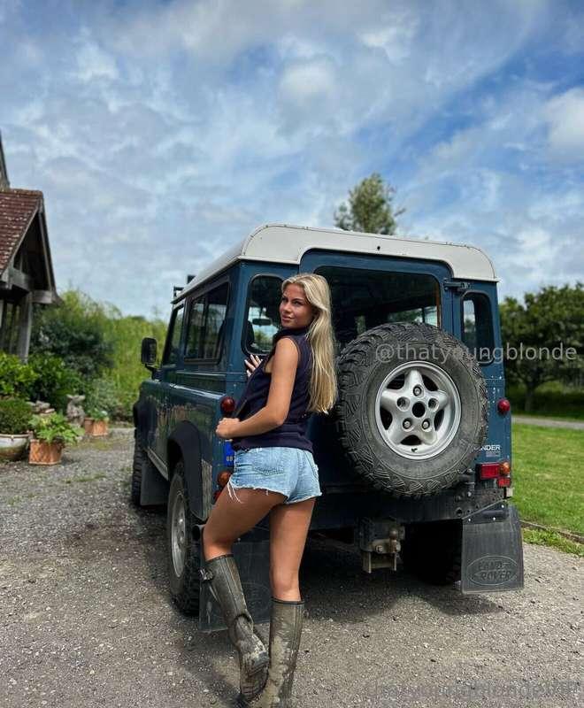 Farm girl, horse girl, naughty girl😈