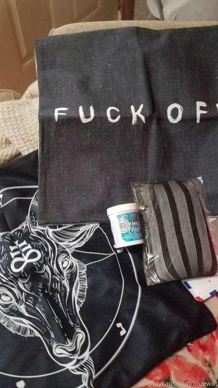 Thank you x a bajillion for the gifts. 🖤🖤