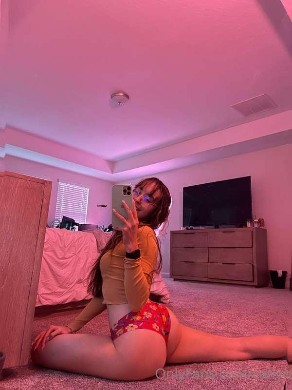 mmm.. getting horny.. what should i record for dms? 👀