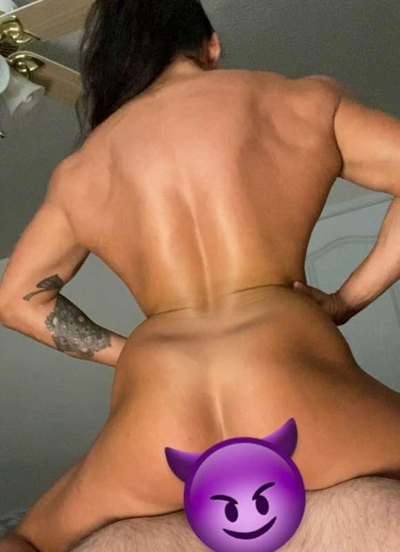😈