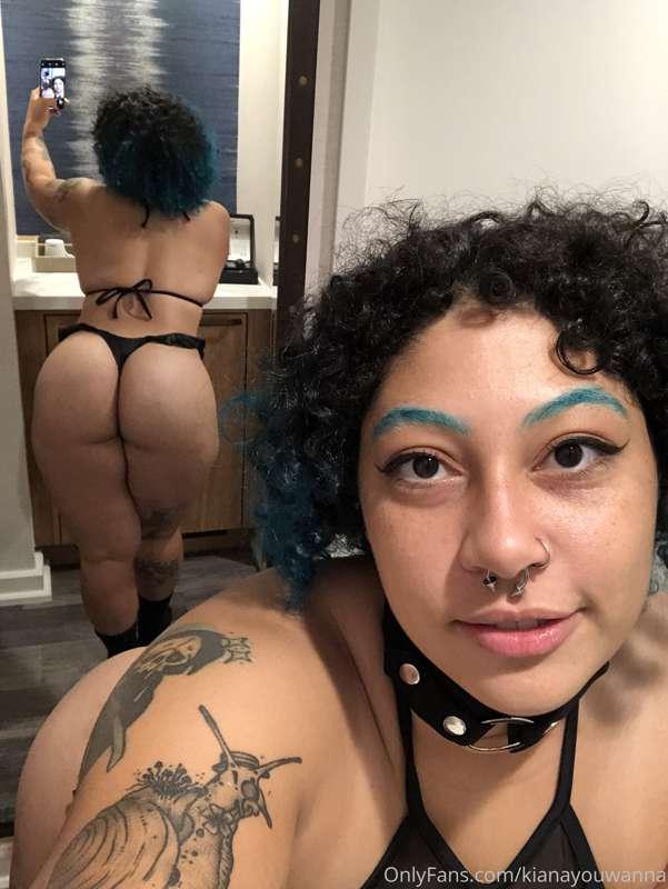 Full length mirrors mean full length butt pictures!! ⭐️