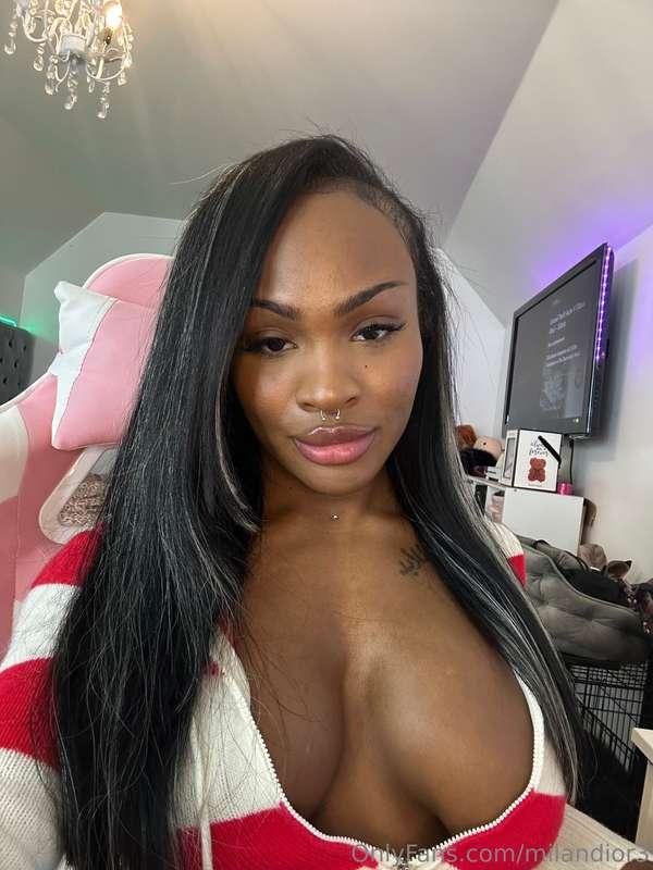 🔥 I dare you to resist it.. but my lesbian bundle is now on ..