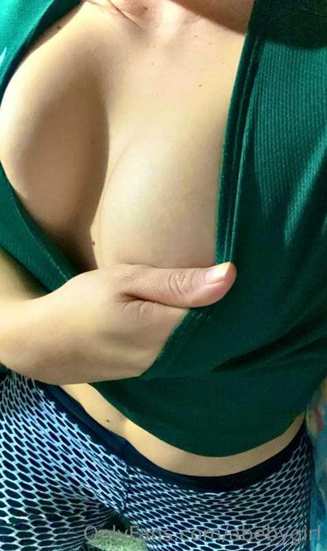 Dick rating 🍆
❤️‍🔥Photos and videos 
❤️‍🔥Fetiches and foot f..