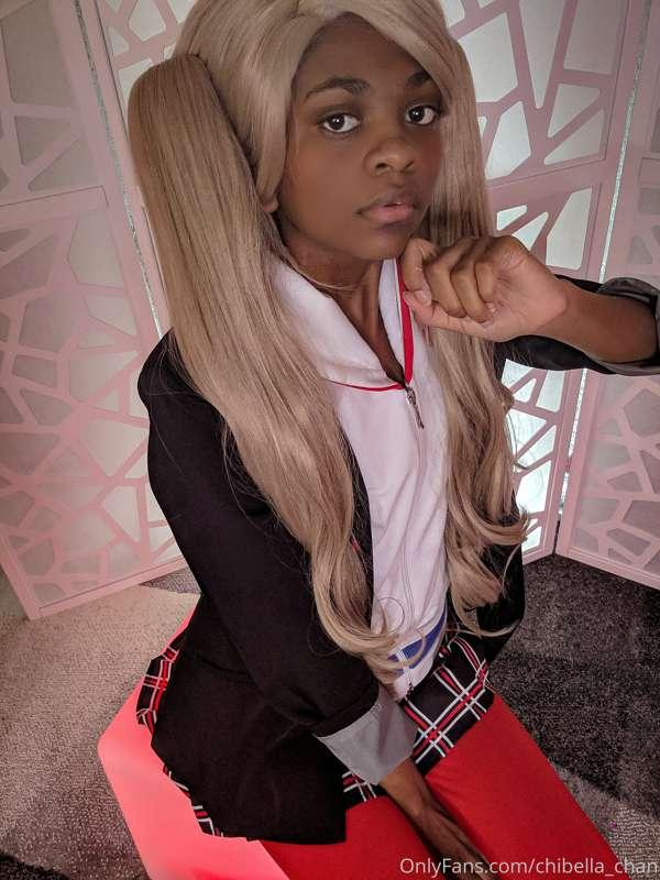 I'll be going live tomorrow at 9 PM cosplaying as Ann Takama..