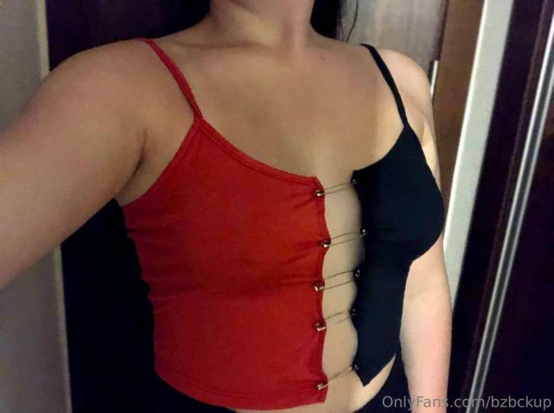 🇺🇸; This top is… TOP 🤓😂 🇪🇸; Este top es... TOP 🤓😂