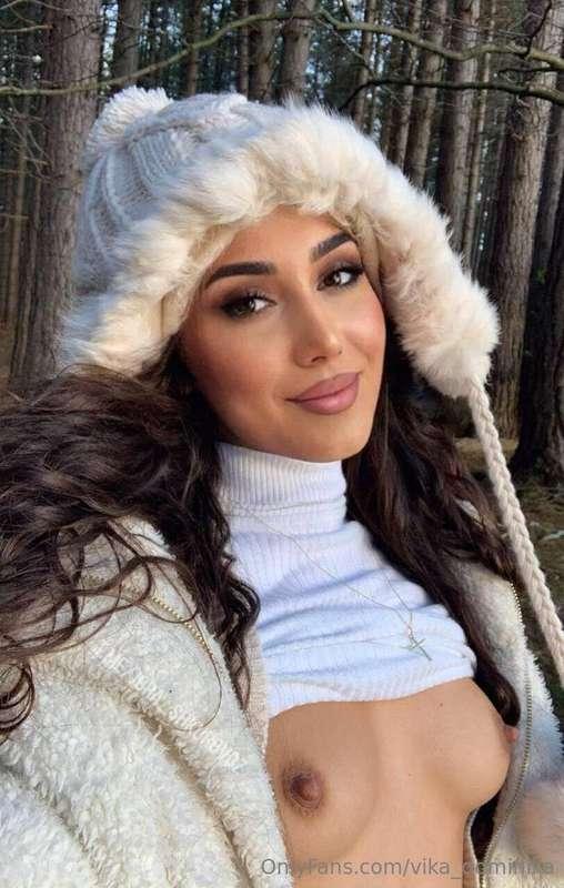 Sweet baddie @tinysandra 🤤💗Charming and ardent, it is imposs..