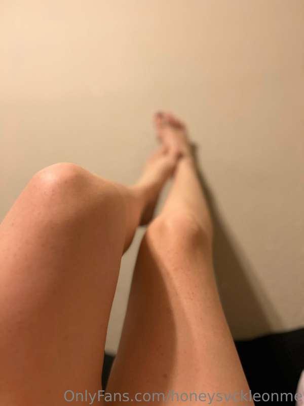 After the shower, freshly shaved 💗😋