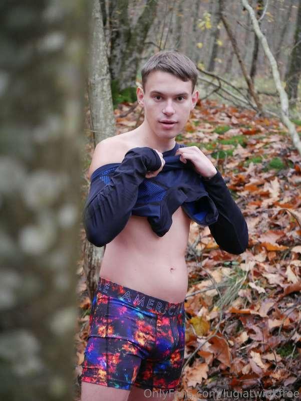 Autumn is getting hot here 🔥🔥

Tip if you like and I send yo..