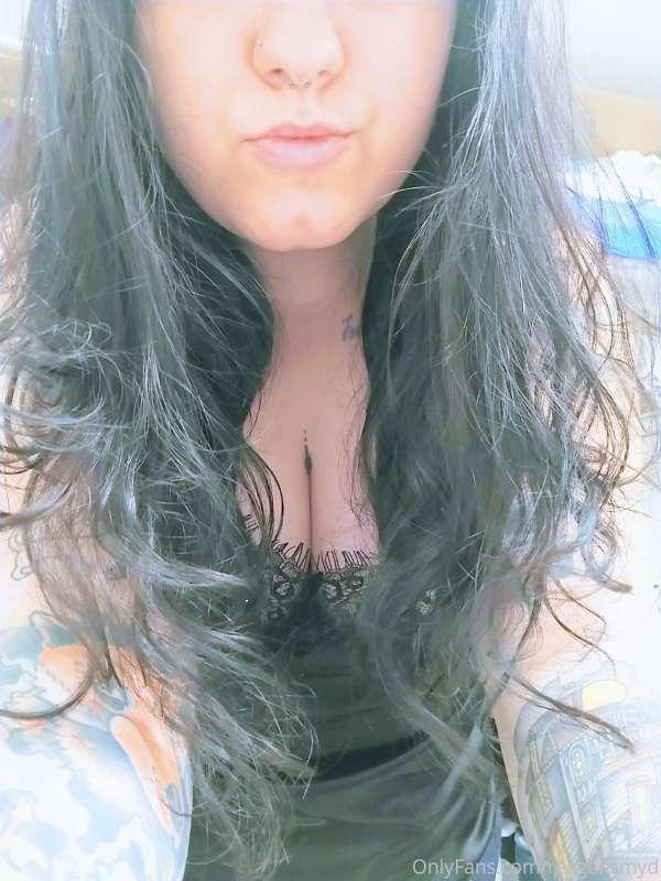 This tequila ninety proof, chase it with my pussy juice. 🩷
