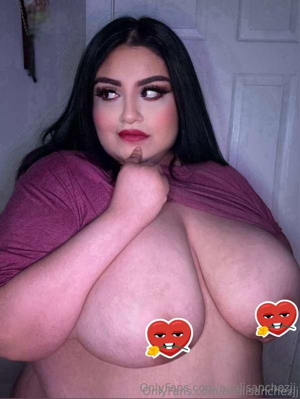 Lazy Monday? I got you 😘🍒