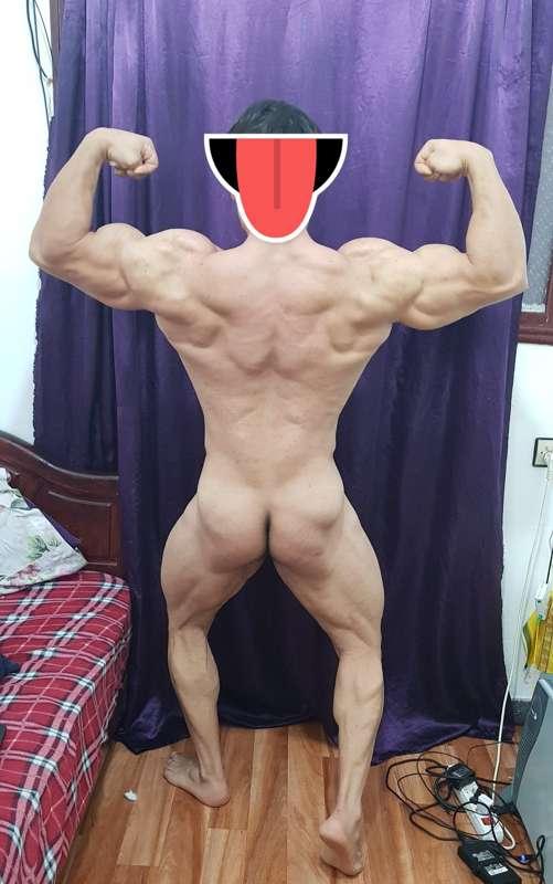 Naked Back Double Biceps!!