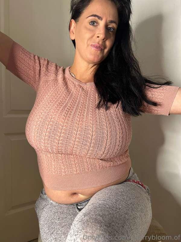 Tell me what you are taking off first 🥵🥵