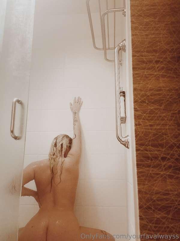 Bundle 40+ media 🤩🤩Full body nudes Titties & ass Stripping N..