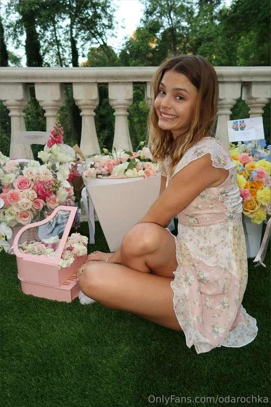 blushing like these roses 🌸