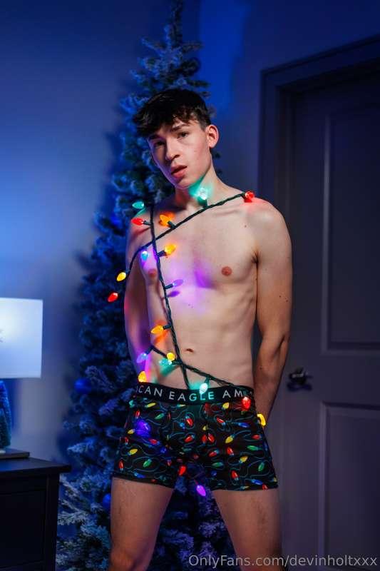 8 more days! the lights are tangled 🤷🏻‍♂️