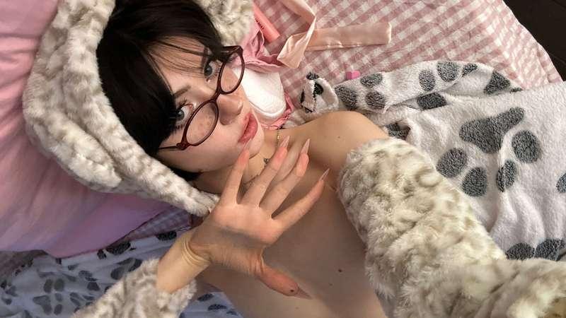 yoursmalldoll image #3