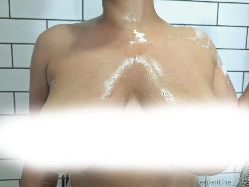 As promised: boobies