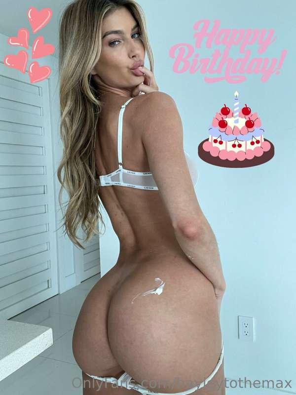 IT'S MY BIRTHDAY!!! Want some cake? 😜🍰

Today I'm doing some..