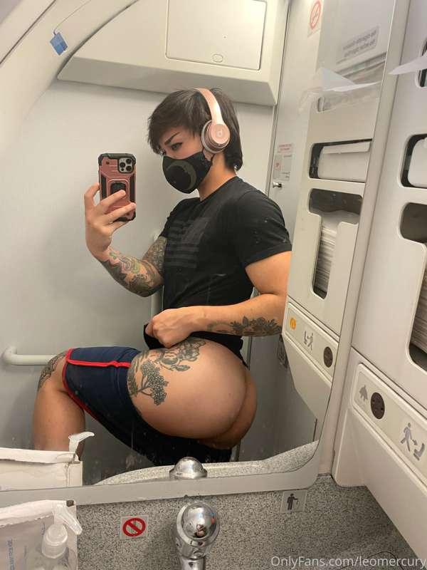 wanna make some turbulence on this plane? ✈️ 💦

i made it ba..