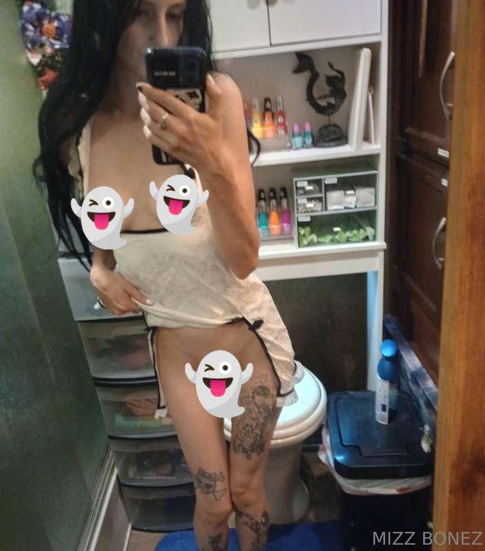 Some OF girl classic bathroom mirror nudes! 