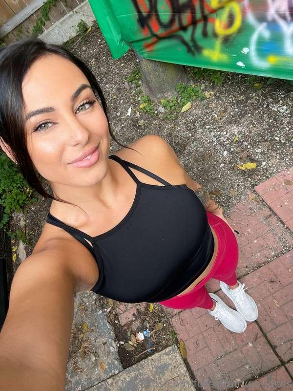 My Amazon wish list is up ✨❤️
If you send me a gift, I will ..