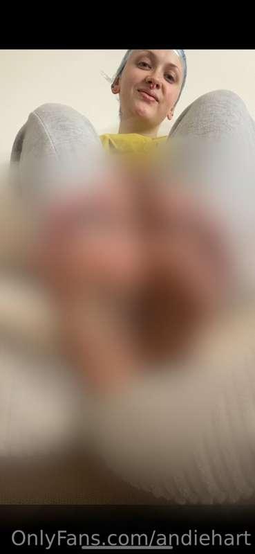 ***3 FEETIES PICS IN YOUR DMs - OR TIP THIS POST $6+ AND ILL..
