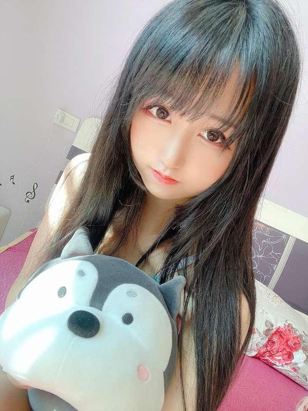 Trying on new lingerie ^o^