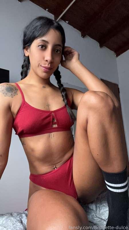 brunette-dulce image #1