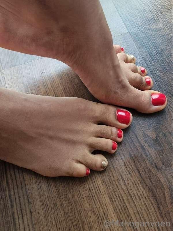 New Pedi 🥵 How much you will give to kiss my ideal feet ever..