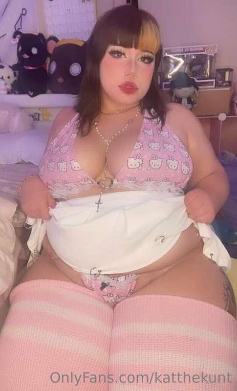 I wonder why they call TV the boob-tube?😜