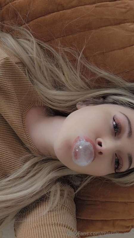 Can i blow cum bubbblleeeeessss with your cum? 🫧🫧🫧