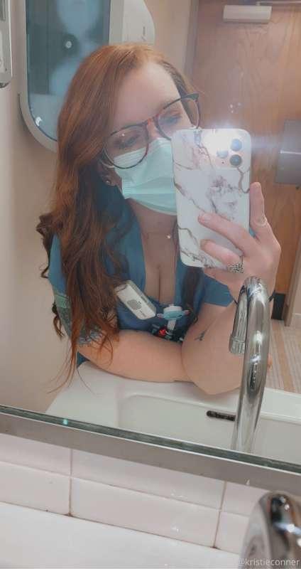 Playing around with filters at work for Daddy 😏💦