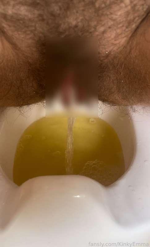 Feels so good to release the pee in the morning…!

#hairy #hairypussy #hairycunt #piss #pee #pissing #peeing #biglabia #pussylips #bigpussylips