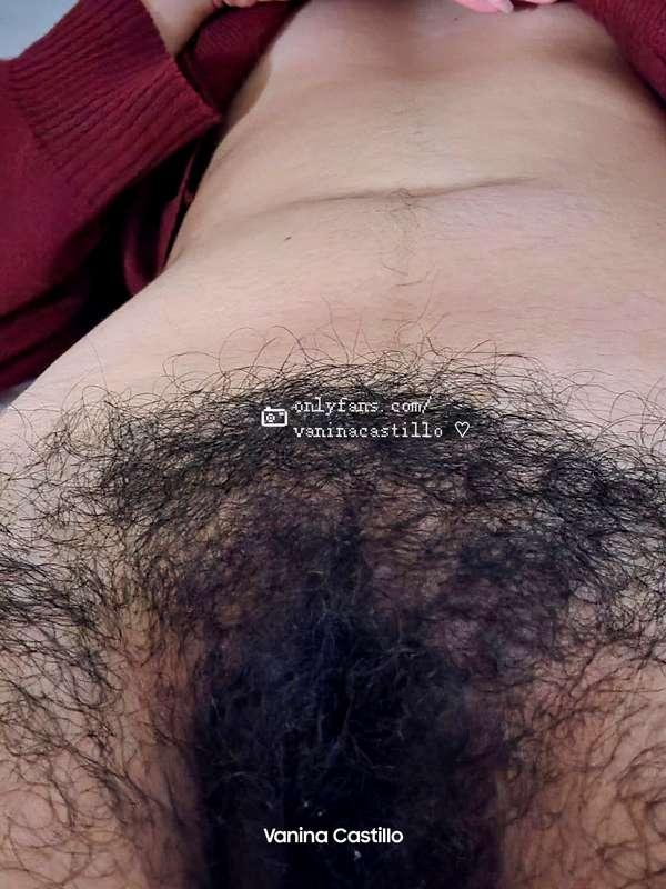 i never trim, never shave ♡ just let my extremely hairy bush..