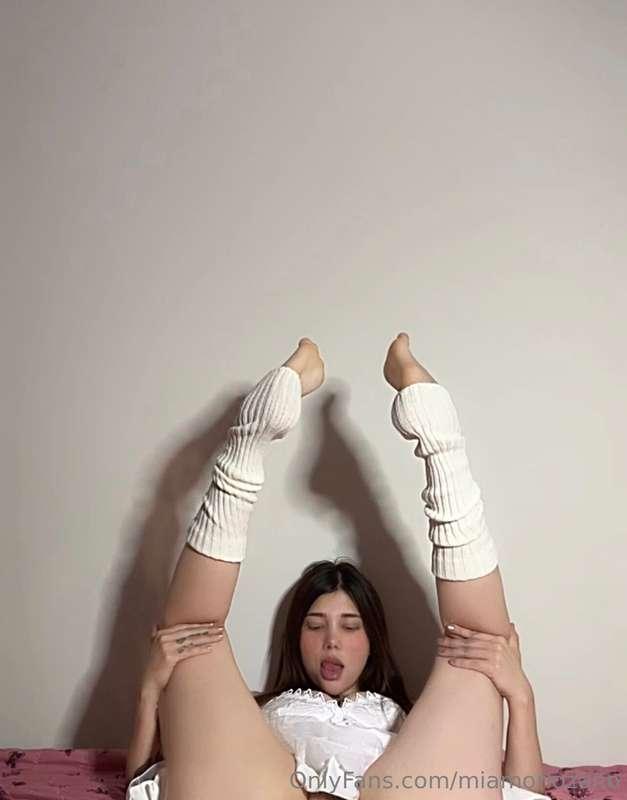 Quisiera alguien dentro de mi, ven aquí y hazme para ti❣️