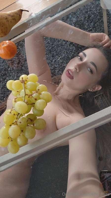 Want some grape honey?😏🤪🔥😚💥😻😜😋💖 