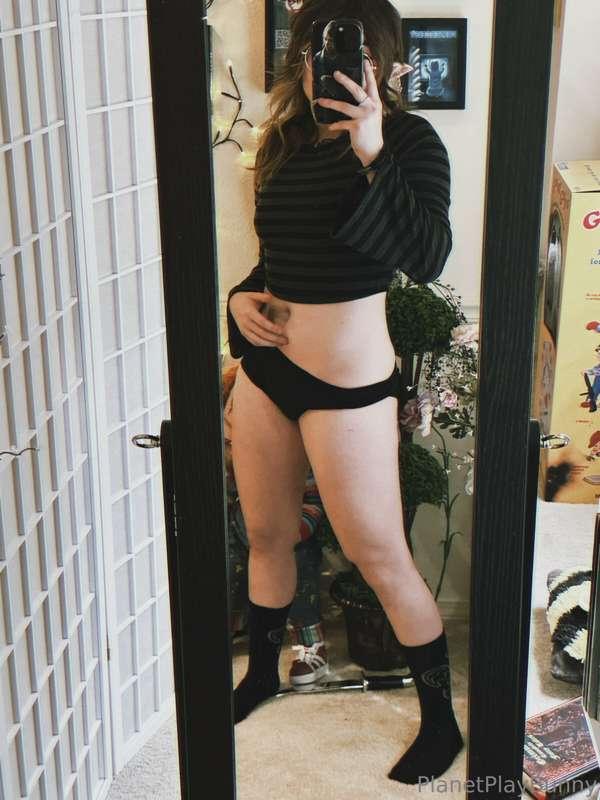 Should I take my dick out for you?
Beg for it. Beg for it li..