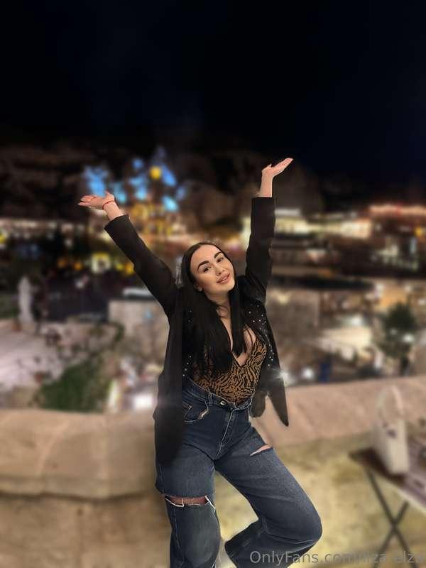 You are happy in your life as long as you are content🥰😍Just ..