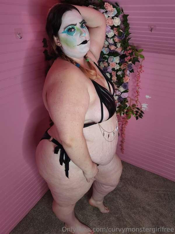 I bet you're falling for these curves 😏💕