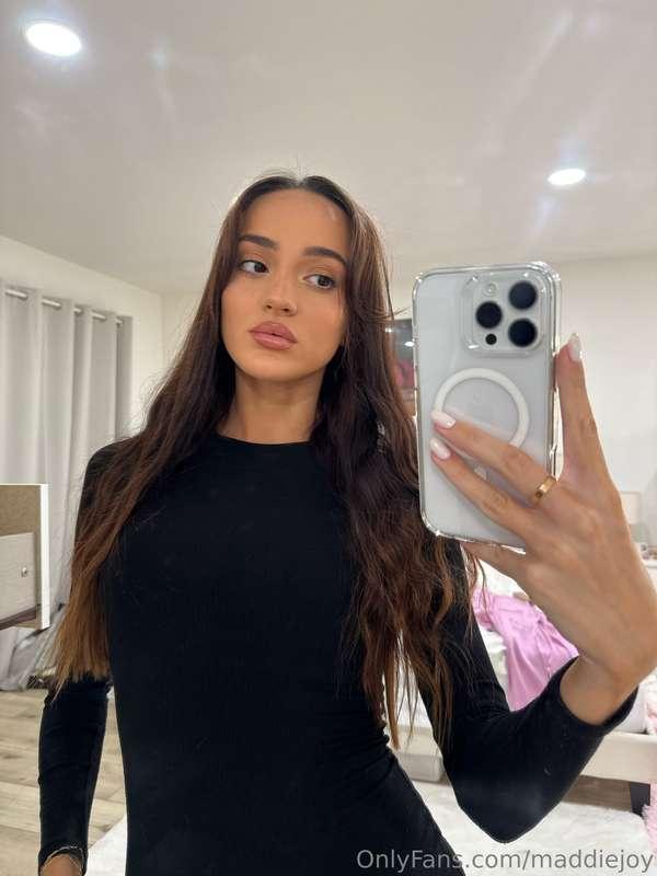 is it hot in here or is it just me in the mirror? 🔥