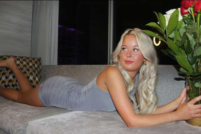 Lazy mood activated. Just me, the sofa, and hopefully… you s..