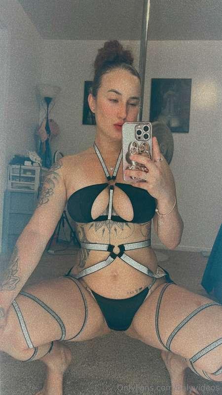 Check Out @munekiitahchula 👀 (10 Hot Photos Here) Hello guys..