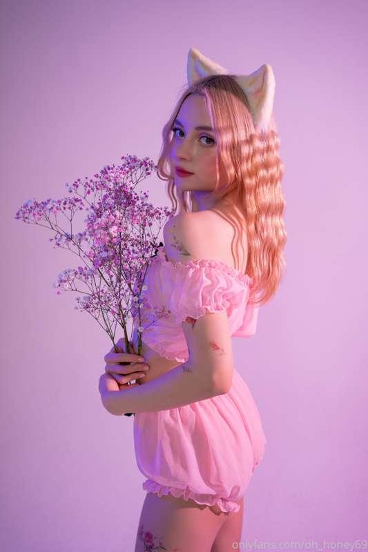 full set will be sent in private messages.🥰🥰