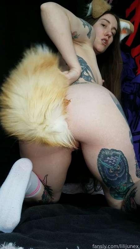 Uh oh, your horny hyper pup made a big mess! Video this evening 👀

#petplay #puppyplay #puppygirl #hugedildo #fantasydildo #pussystretching #pee #piss