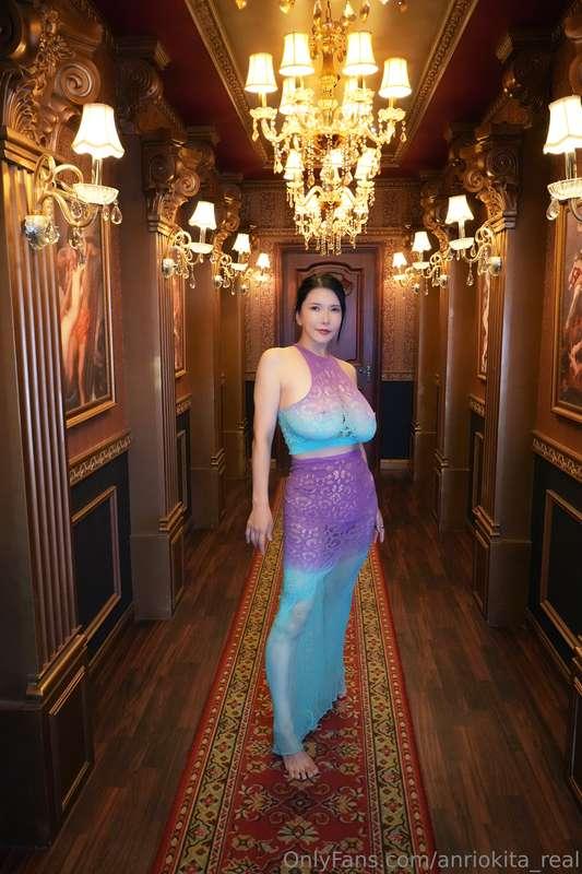 💜👸✨Princess in the corridor Series✨👸💜🥰Begins💕