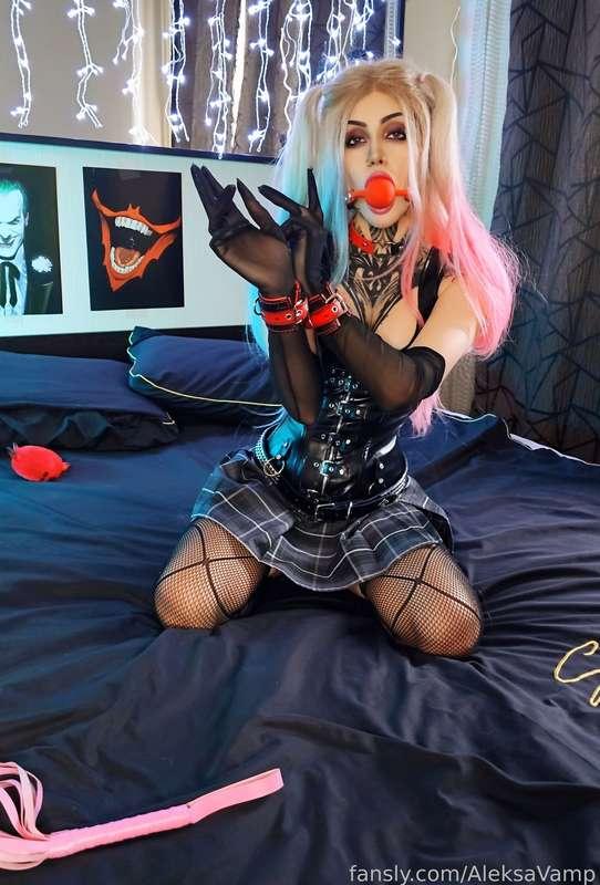 You finally found me. Hurry up and free me so we can get out of here😊 Don't tell me you're gonna take advantage of me being tied up? 😏


#fyp #strapon #mistress #femdom #pussy #footfetish #mommy #goddess #facesitting #ass